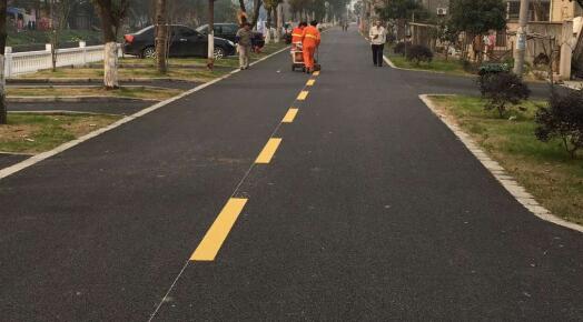 蘇州道路劃線，認準飛揚市政交通設(shè)施口碑好